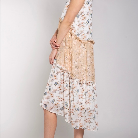 POL Three Tiered Floral Maxi Slip On Dress - Picture 7 of 9